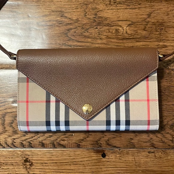 Burberry Handbags - Authentic Burberry Vintage Check & Leather Wallet